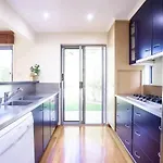 Garden Getaway - Central Location