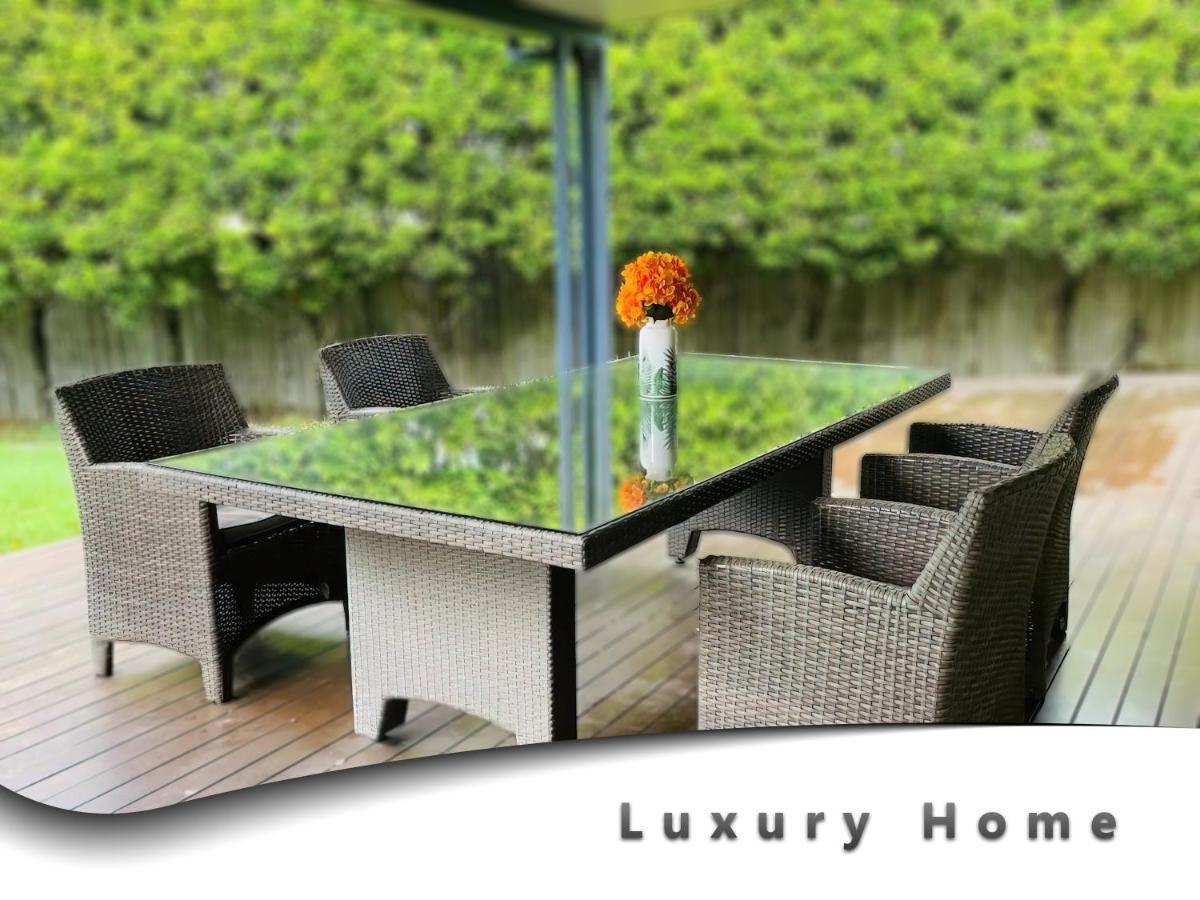 Garden Getaway - Location